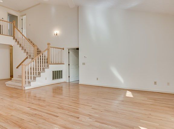 3rd image of 209 Club Villa Dr W