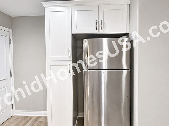 4th image of 5208 S 11th Ave