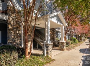 600 Vista Lake Dr APT 4, Candler, NC 28715