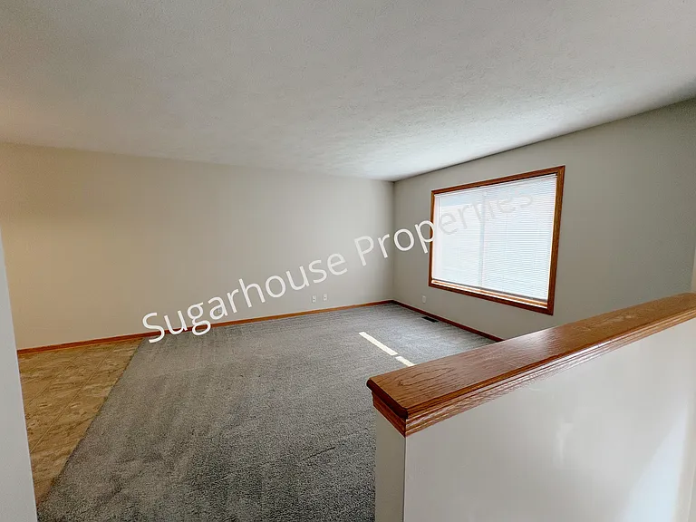 1721 SW 27th St — Photo 2