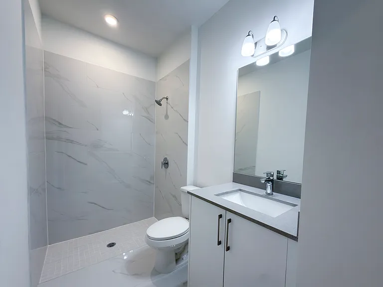 122 NW 10th Pl — Photo 13
