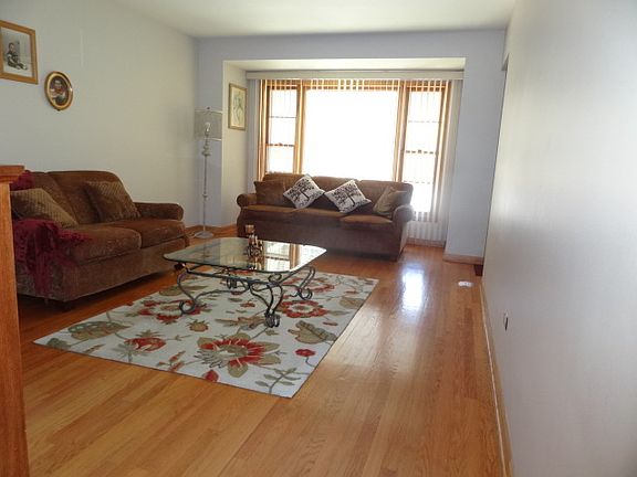3rd image of 3240 N Ottawa Ave