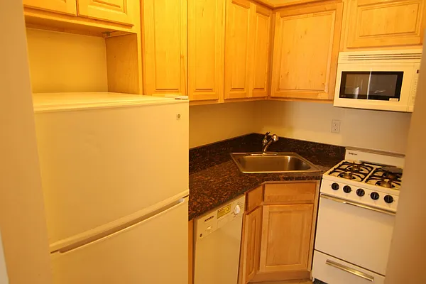 Rented by Guidance Realty Corp. | media 17