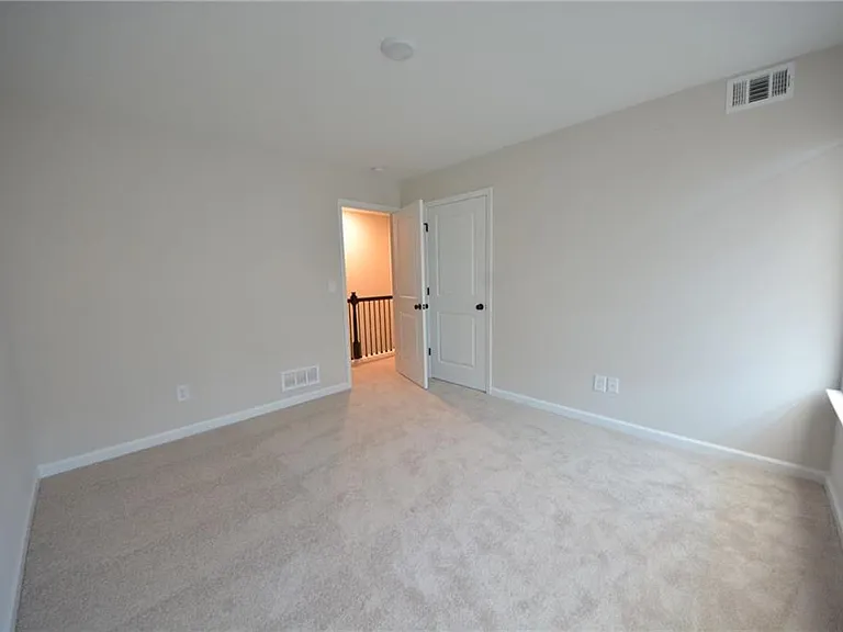 1147 Lucan Ln — Photo 25