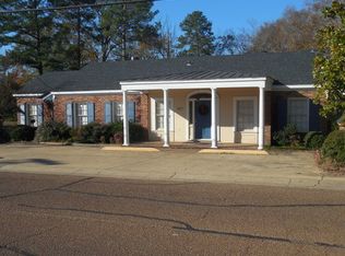 207 N Huntington St, Kosciusko, MS 39090