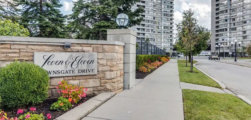 1st image of 7 Townsgate Dr #212