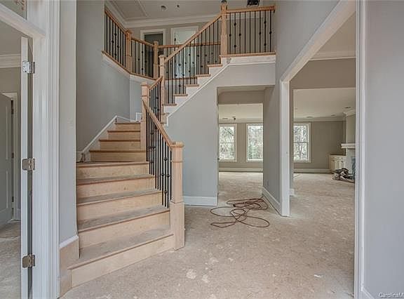 5th image of 2849 Scarborough Ct