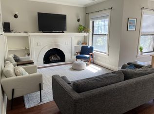 710 W Bittersweet Pl #2, Chicago, IL 60613