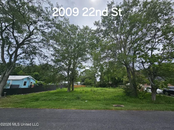2009 22nd St, Pascagoula, MS 39581