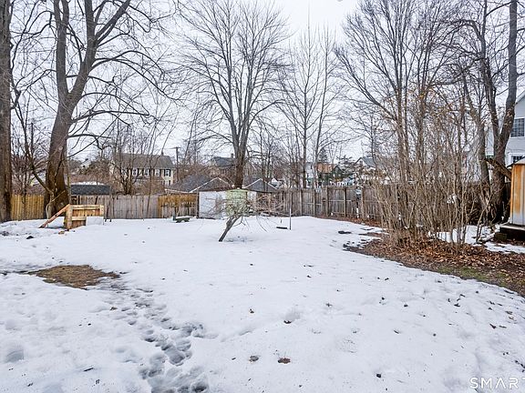 3rd image of 47 Maple Avenue