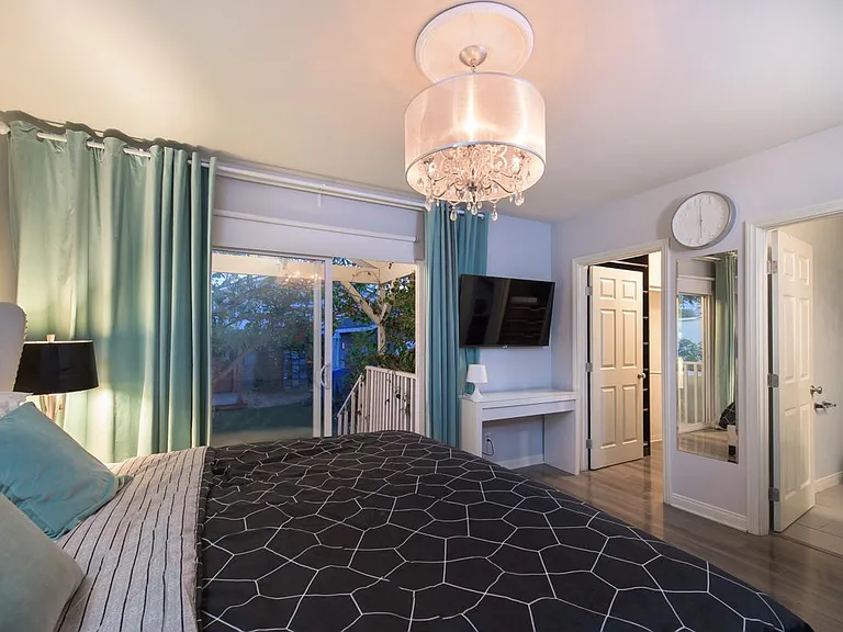 2214 W Verdugo Ave #B — Photo 2