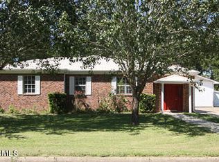 3001 Woodlawn Ave, Moss Point, MS 39563