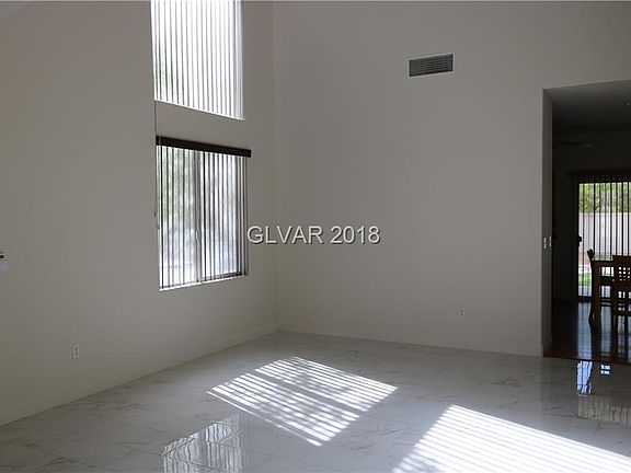 3rd image of 929 Dawn Valley Dr