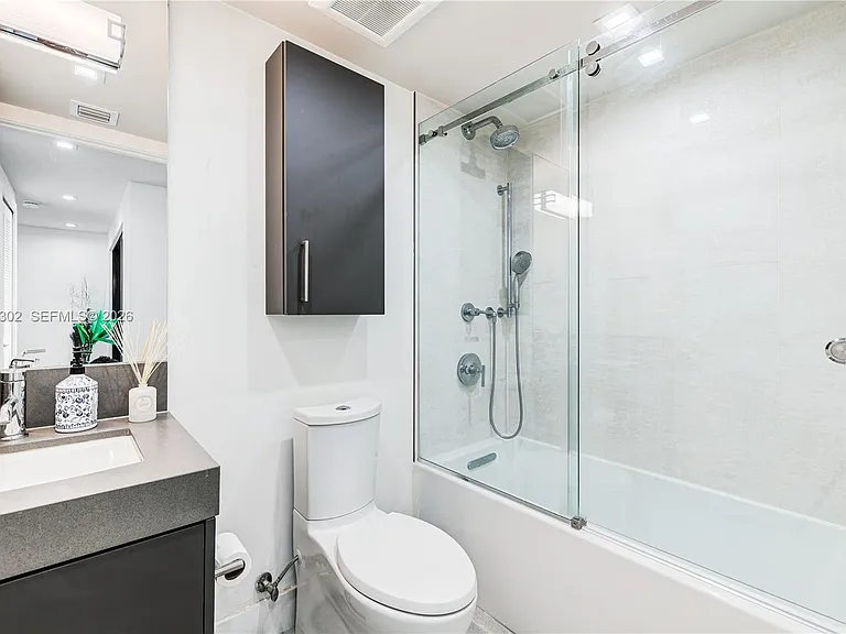 640 Fernwood Rd — Photo 15