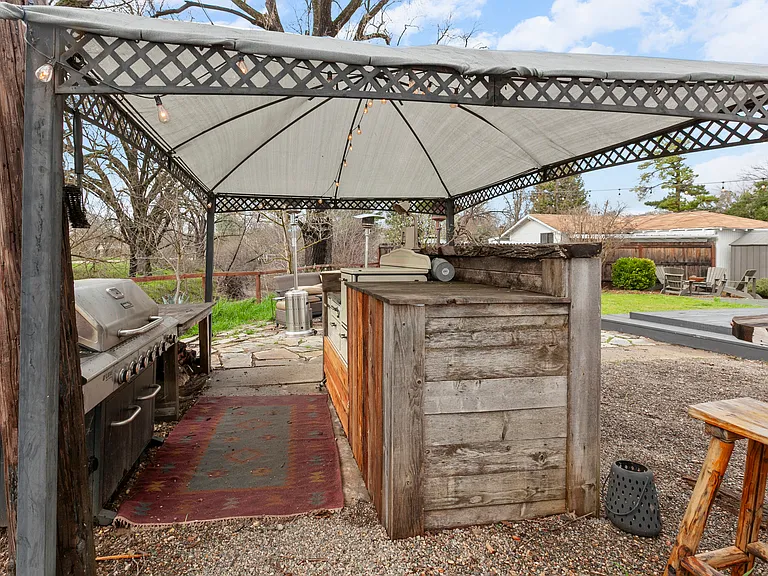 17480 Pine St — Photo 24
