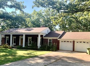 901 Sunset Ln, Hillsboro, MO 63050