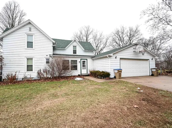 416 E Prospect St, Manchester, IA 52057