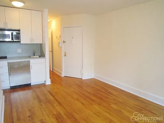 Rented by City Connections Realty | media 28