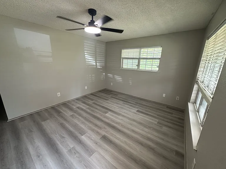 7222 Speaker St — Photo 5