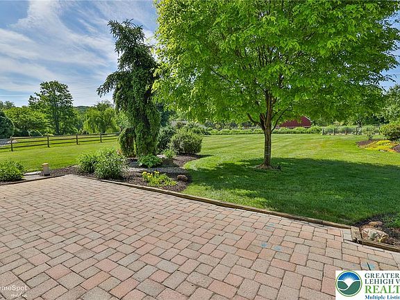 3rd image of 4074 Old Sentry Rd S
