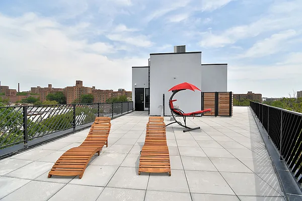 Rented by Voro, LLC | media 19