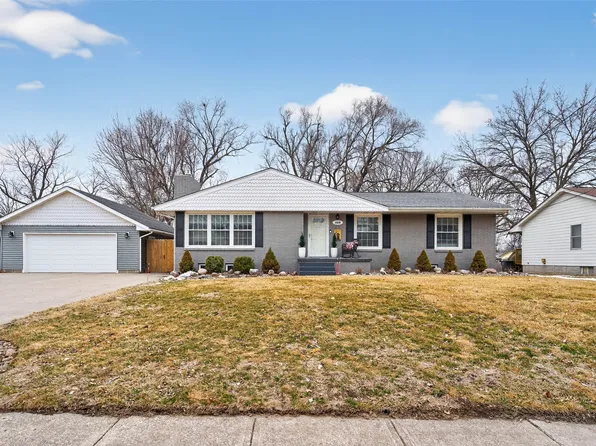 2520 E 25th St, Des Moines, IA 50317