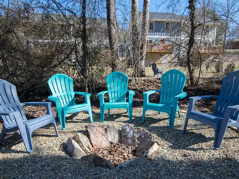 405 Little Sycamore Ln — Photo 21