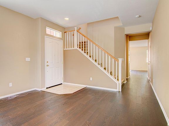 5th image of 180 Penhow Cir