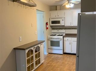 330 Cricket Ln, Woodbridge, NJ 07095