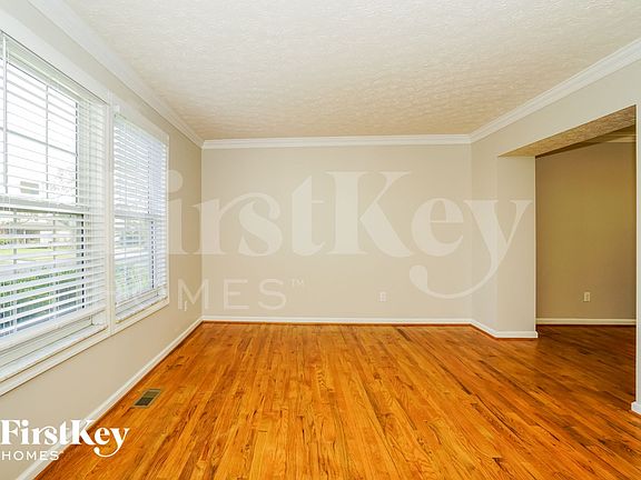3rd image of 3288 Darby Glen Blvd