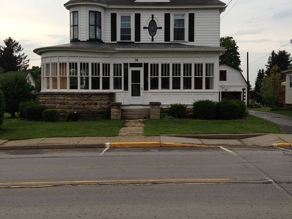 16 East Main Street 