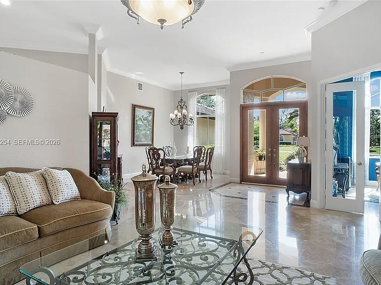 6807 NW 66th Way — Photo 3