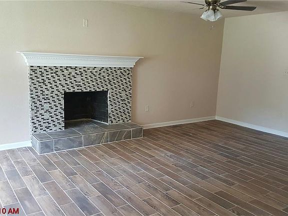 2nd image of 1032 Sanford Ave