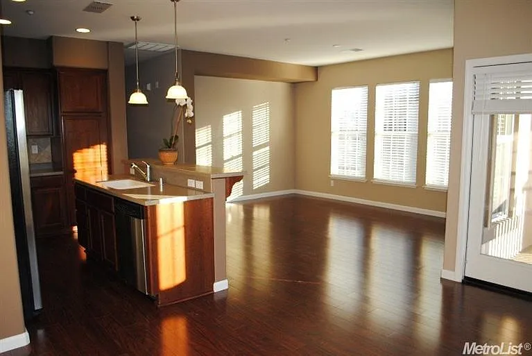 193 W Luna Loca Ln — Photo 3