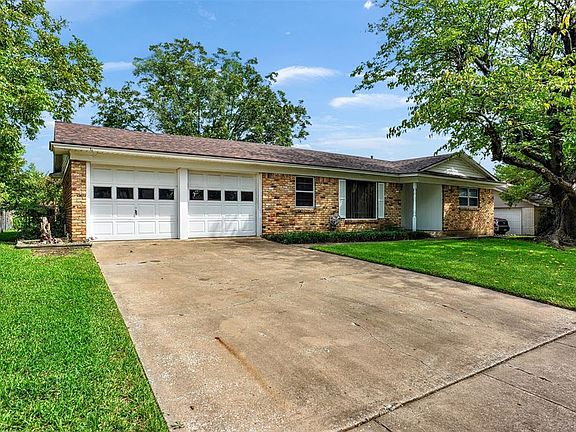2nd image of 2713 Dover Dr