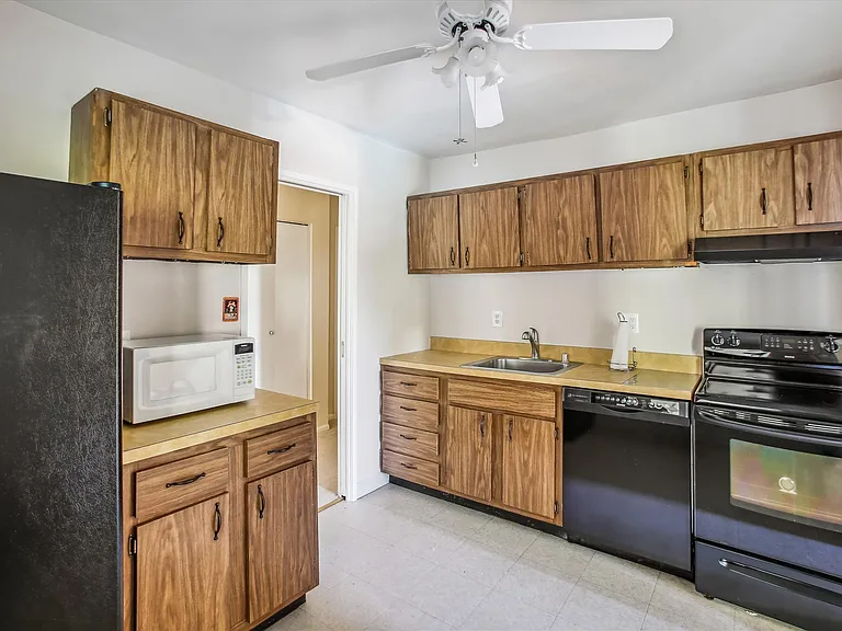9712 Kingsbridge Dr #303 — Photo 12