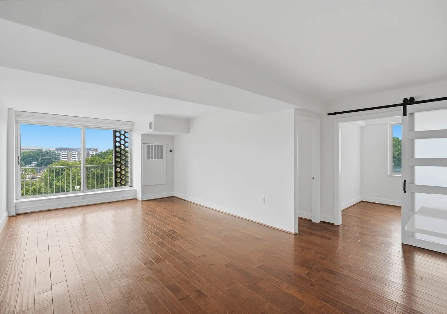 Southwest Waterfront Condo | 1 Bed | 1 Bath | 950 Sf | Private Balcony | 1 Parking Space — Photo 3