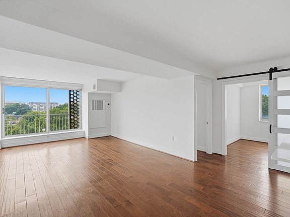 3rd image of 800 4th St SW APT S702