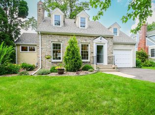 1841 Arona St, Falcon Heights, MN 55113
