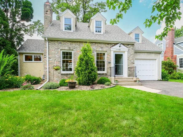 1841 Arona St, Falcon Heights, MN 55113