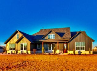 10040 Oakwood Dr, Edmond, OK 73025