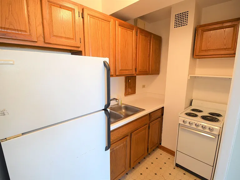 4180 Marine Terrace Apartments — Photo 102