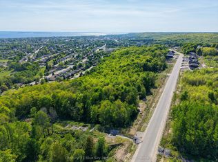 74 Kenreta Dr, North Bay, ON P1C 0A5