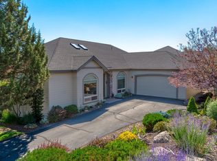 840 Victoria Falls Dr, Redmond, OR 97756