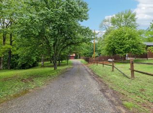 390 Peachers Ln, Indian Mound, TN 37079