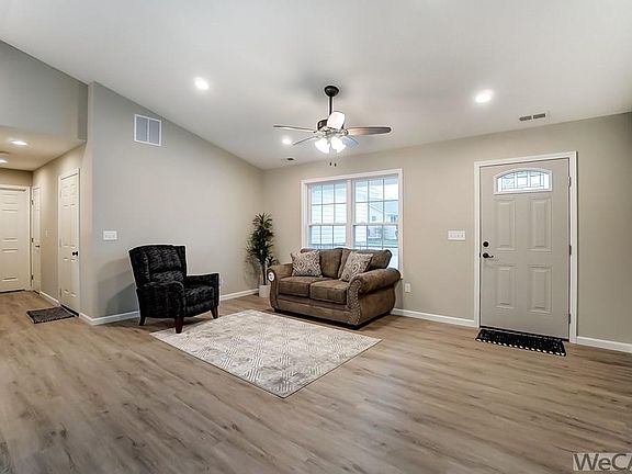 4th image of 3146 Kenyon Dr