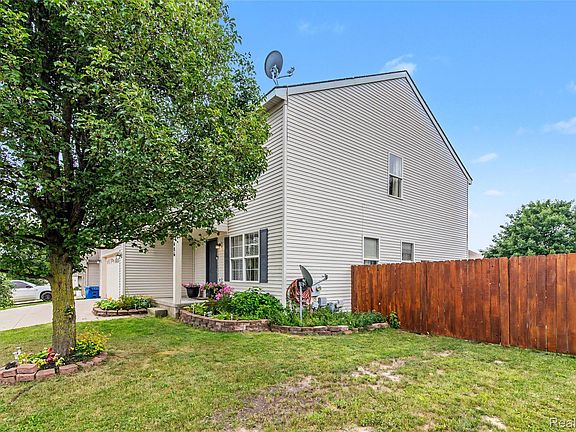 3rd image of 486 Sweet Briar Rdg