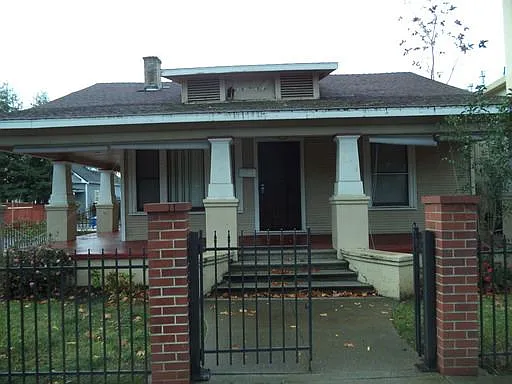 4018 2nd Ave photo 1