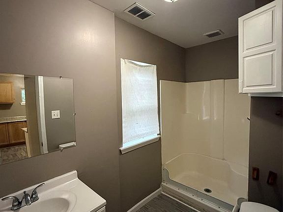 2nd image of 3214 S Grand Traverse St