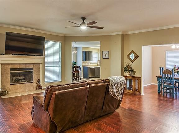 3rd image of 508 Thistle Meade Cir